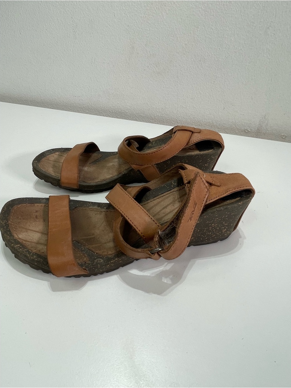 Teva Sandals Womens 8 Brown Cabrillo Strap Wedge Leather Beach Coastal Sandal